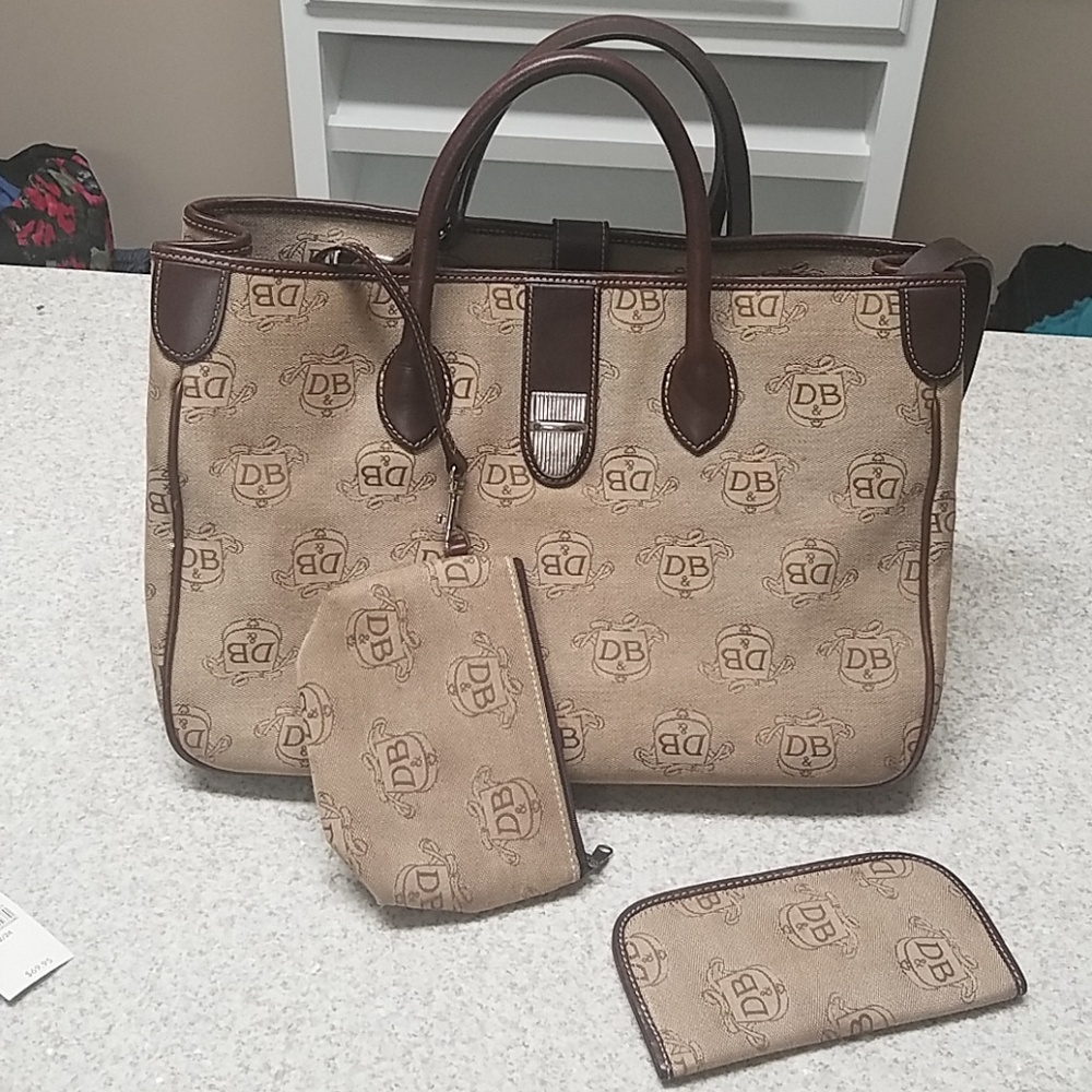 Dooney and Burke Signature Tote *Authentic